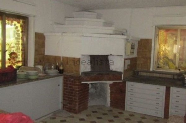 locale commerciale in affitto a Riposto