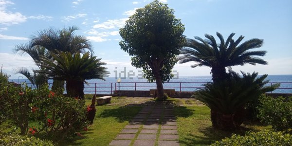 appartamento in affitto a Riposto in zona Torre Archirafi