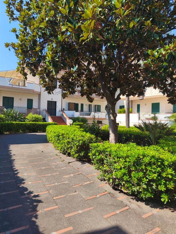 appartamento in affitto a Riposto in zona Torre Archirafi