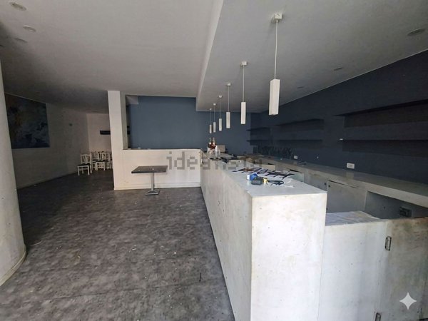 locale commerciale in affitto a Riposto