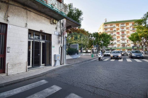 negozio in affitto a San Giovanni la Punta