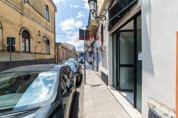 locale commerciale in affitto a San Giovanni la Punta in zona Trappeto