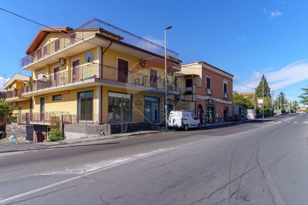 negozio in affitto a San Giovanni la Punta