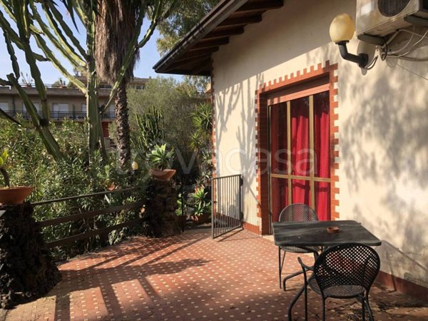 appartamento in affitto a San Giovanni la Punta in zona Trappeto