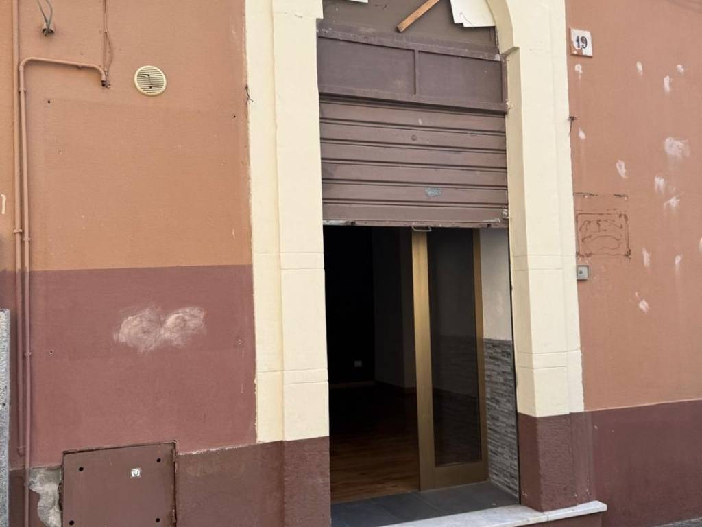 negozio in affitto a San Giovanni la Punta