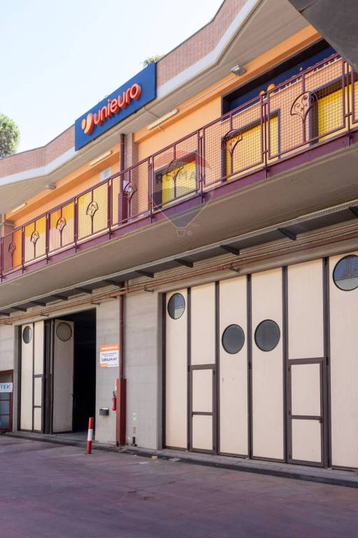 negozio in affitto a San Giovanni la Punta