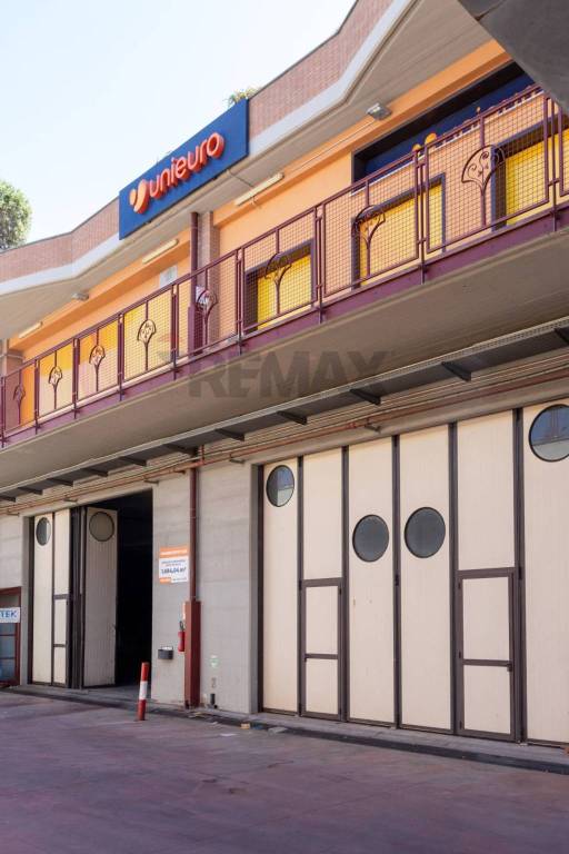 negozio in affitto a San Giovanni la Punta