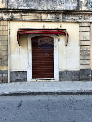 negozio in affitto a San Giovanni la Punta