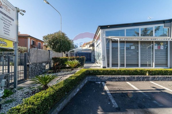 negozio in affitto a San Giovanni la Punta