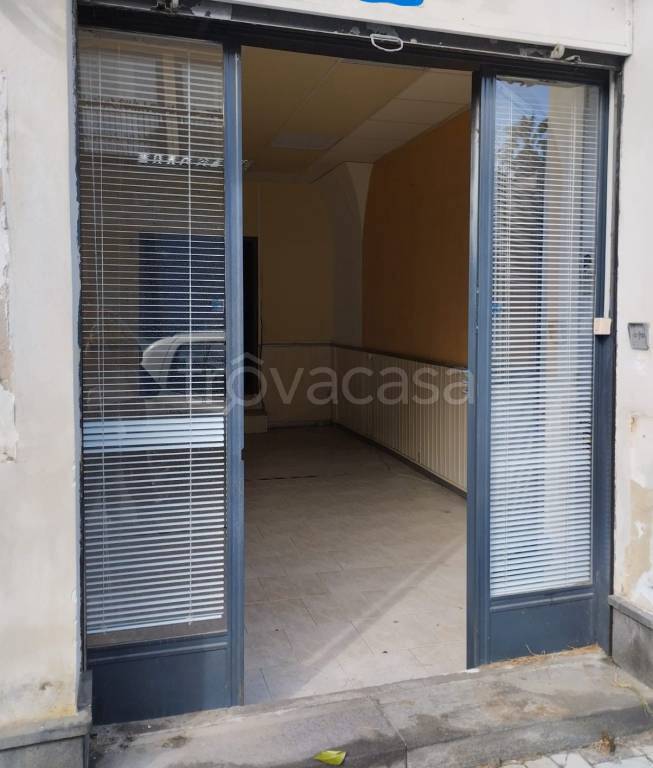 negozio in affitto a San Giovanni la Punta