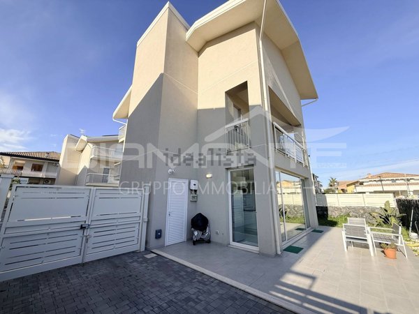 casa indipendente in affitto a San Giovanni la Punta