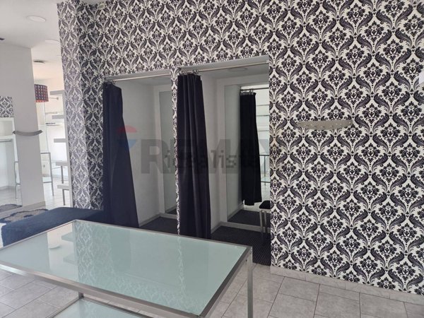 locale commerciale in affitto a San Giovanni la Punta