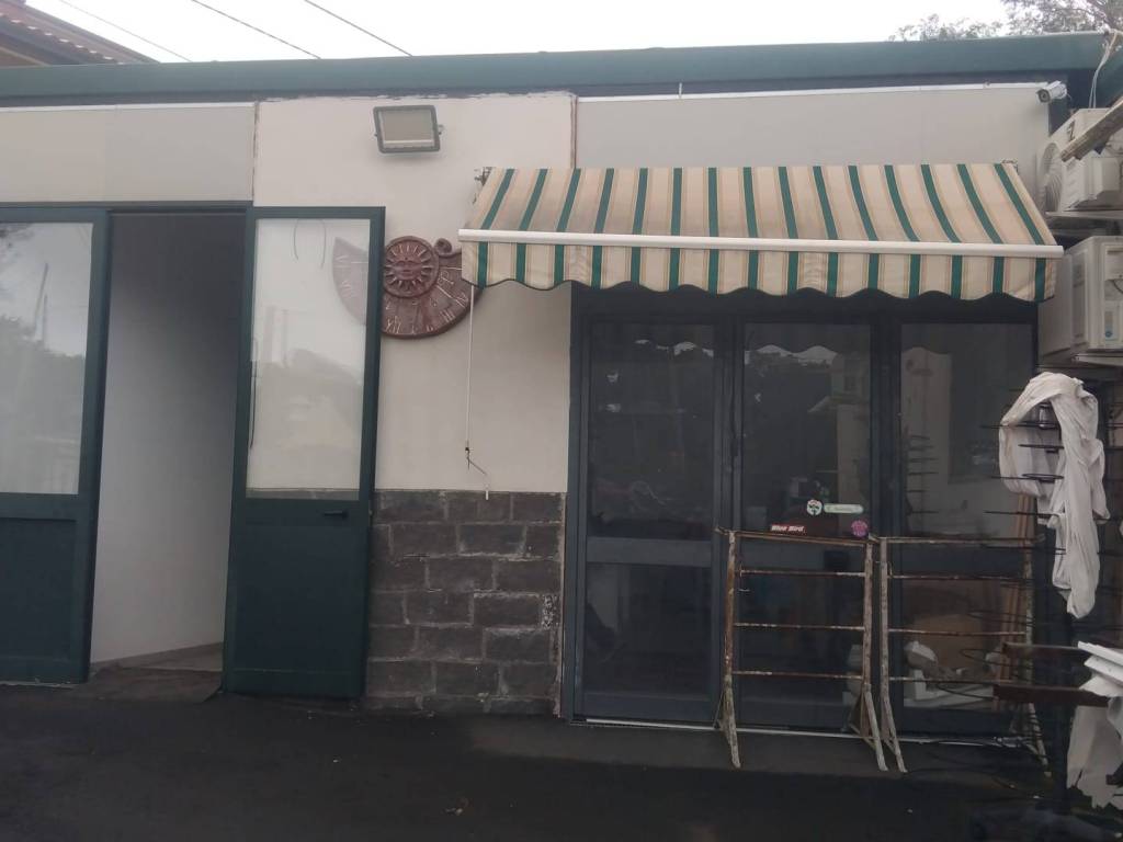 negozio in affitto a San Giovanni la Punta