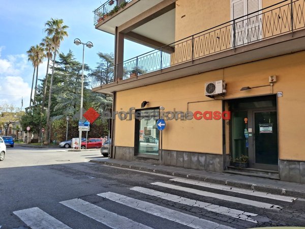 locale commerciale in affitto a San Giovanni la Punta