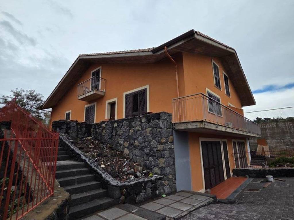 casa indipendente in affitto a San Giovanni la Punta