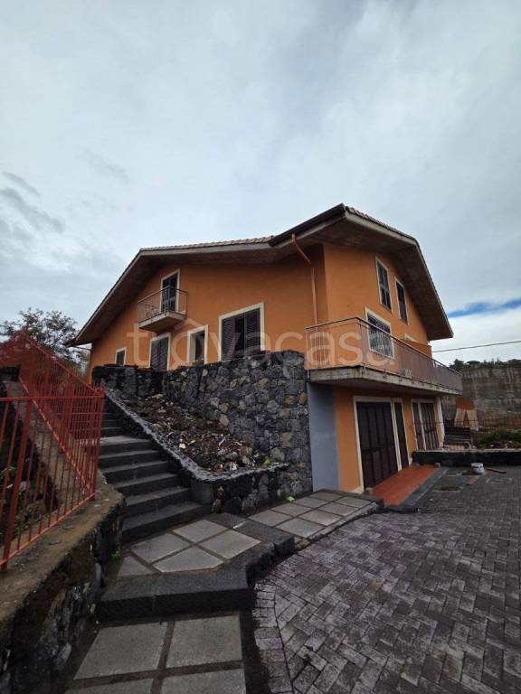 casa indipendente in affitto a San Giovanni la Punta