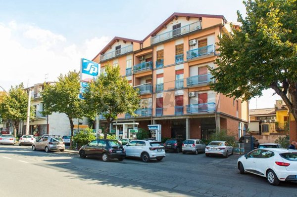 negozio in affitto a San Giovanni la Punta