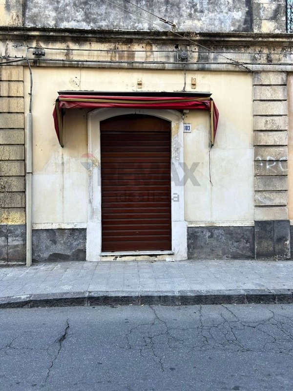 locale commerciale in affitto a San Giovanni la Punta