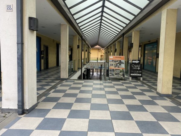 negozio in affitto a San Giovanni la Punta