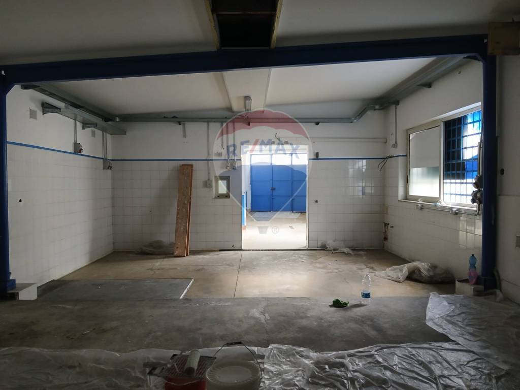 negozio in affitto a Sant'Agata li Battiati