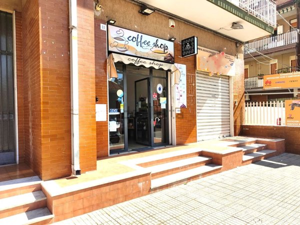 locale commerciale in affitto a Sant'Agata li Battiati