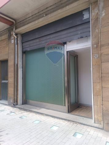 negozio in affitto a Sant'Agata li Battiati