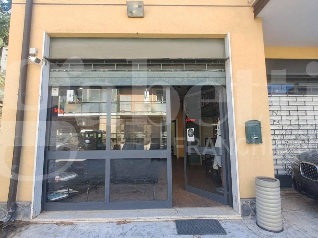 negozio in affitto a Sant'Agata li Battiati