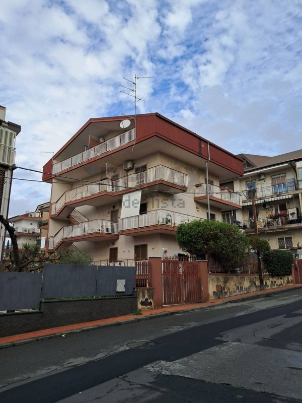 appartamento in affitto a Sant'Agata li Battiati