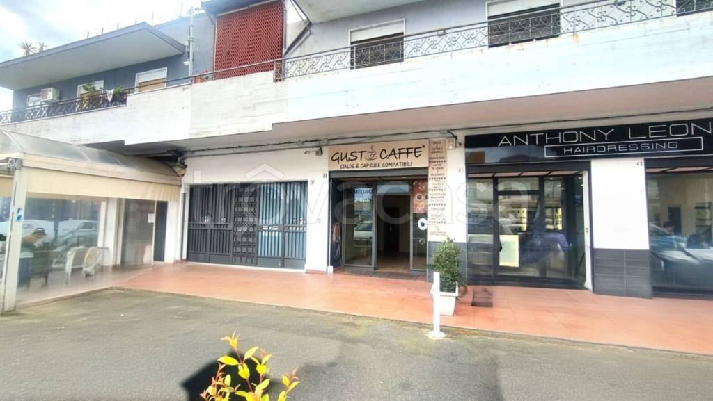 negozio in affitto a Sant'Agata li Battiati