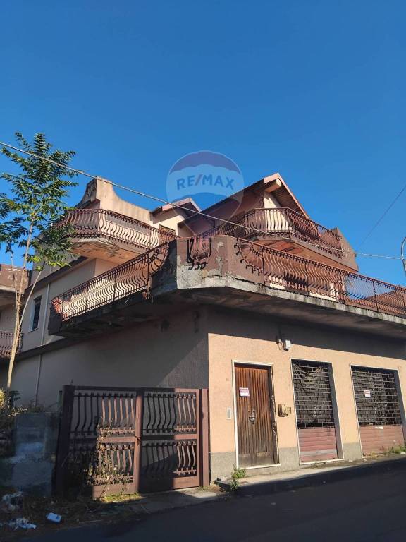 trivano in affitto a Santa Venerina