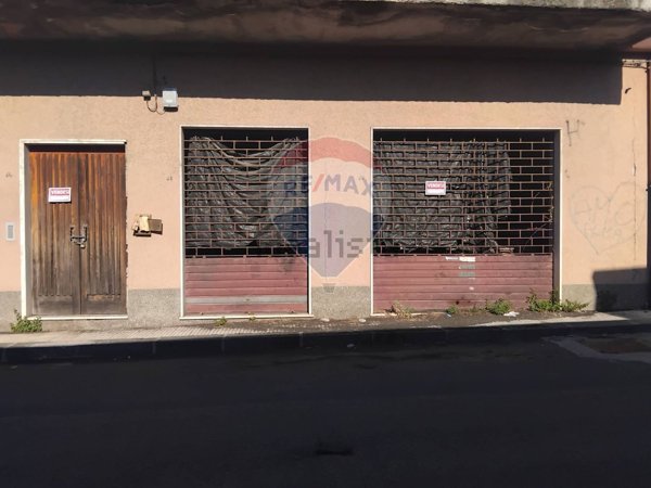 locale commerciale in affitto a Santa Venerina