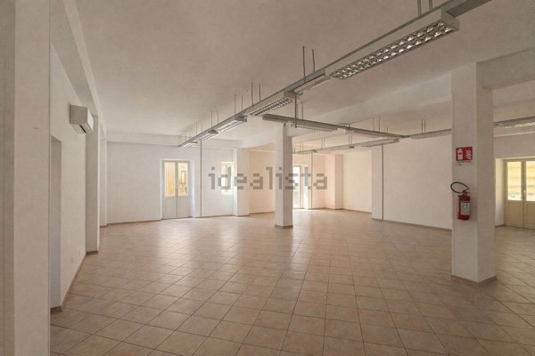 locale commerciale in affitto a Scordia