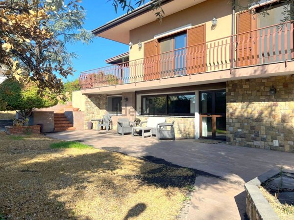 casa indipendente in affitto a Trecastagni