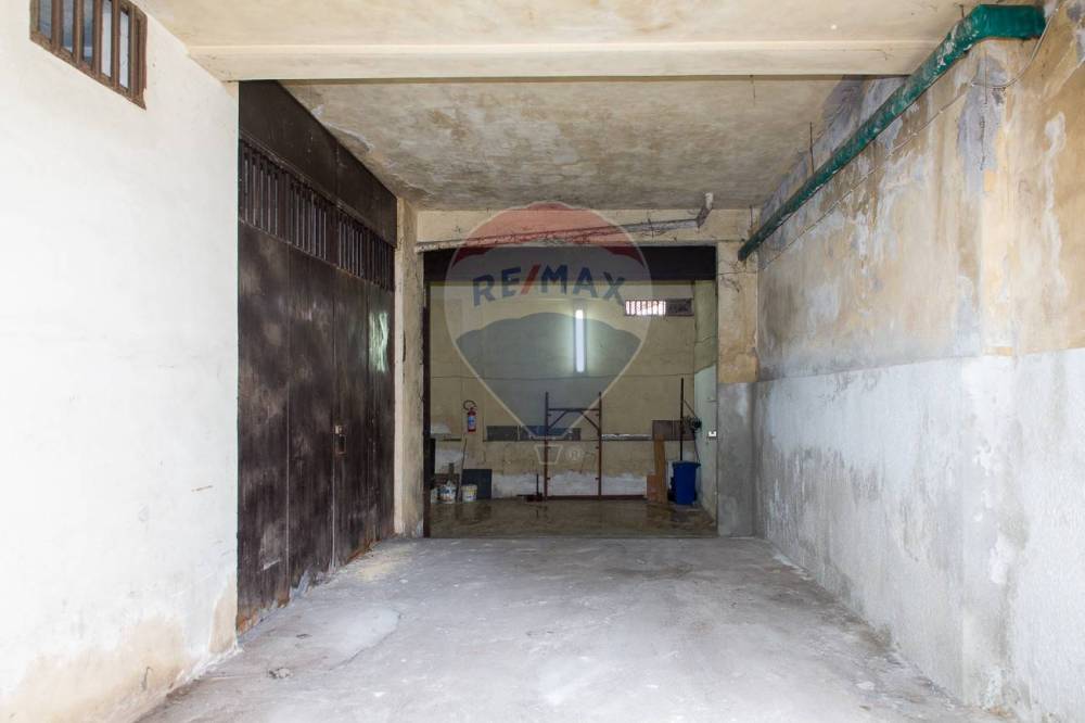 locale commerciale in affitto a Trecastagni