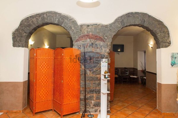 negozio in affitto a Trecastagni
