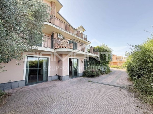 casa indipendente in affitto a Trecastagni