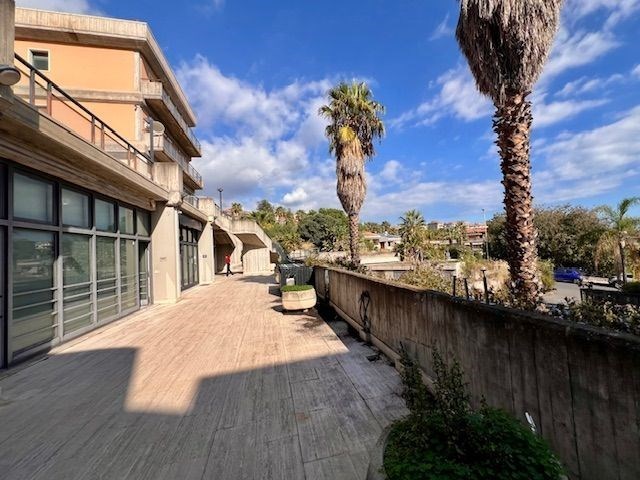 locale commerciale in affitto a Tremestieri Etneo