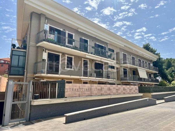 locale commerciale in affitto a Tremestieri Etneo