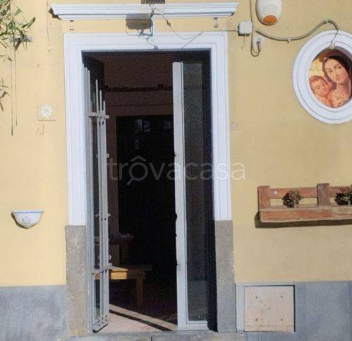 appartamento in affitto a Valverde(CT)