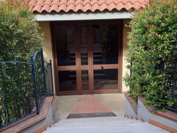 appartamento in affitto a Valverde(CT)