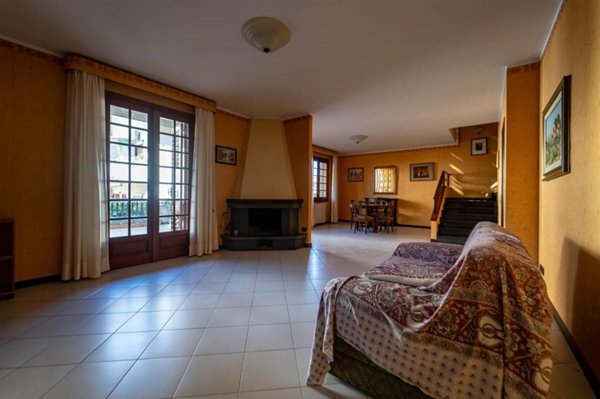 casa indipendente in affitto a Valverde(CT)