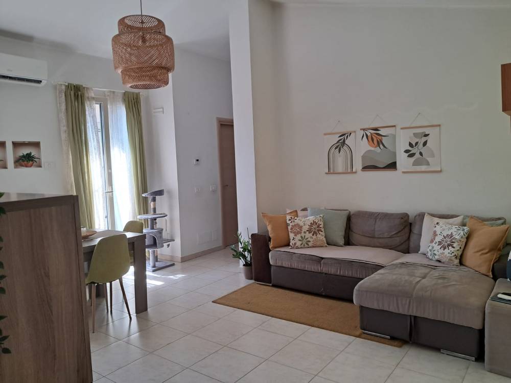 appartamento in affitto a Valverde(CT)