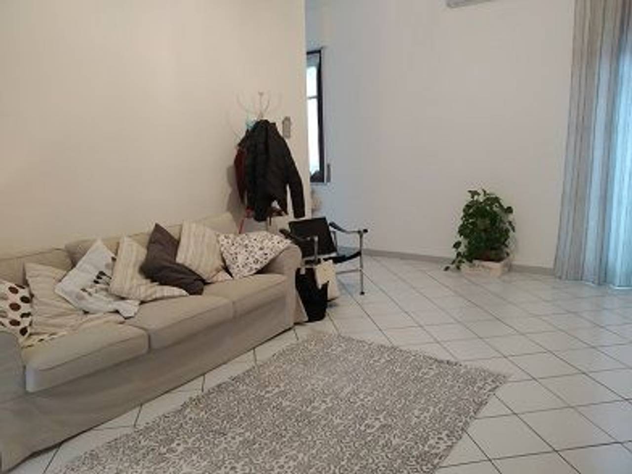 appartamento in affitto a Valverde(CT)