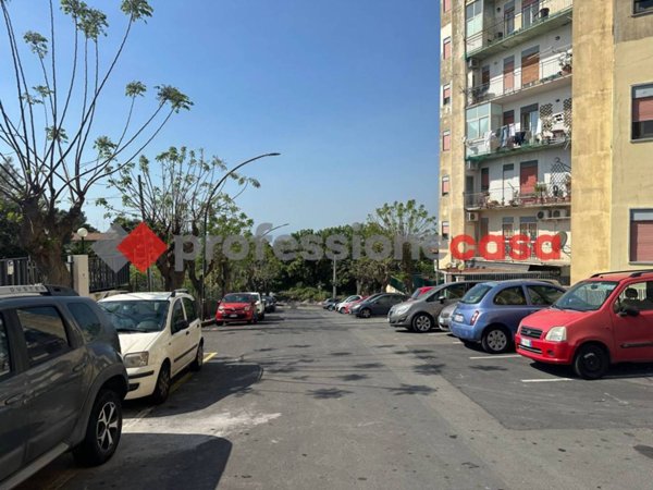 appartamento in affitto a Valverde(CT)