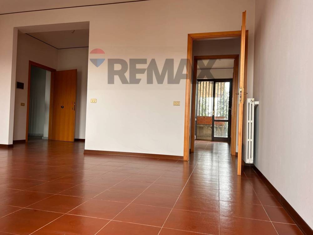 appartamento in affitto a Valverde(CT)