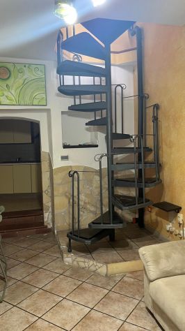 appartamento in affitto a Valverde(CT)
