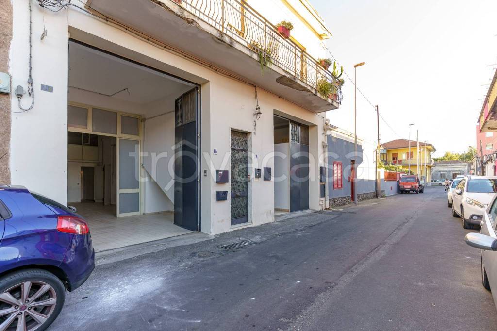 negozio in affitto a Viagrande