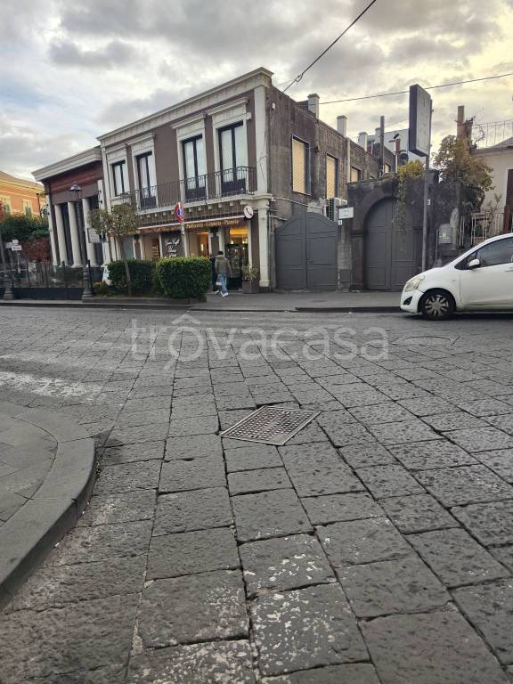 negozio in affitto a Viagrande