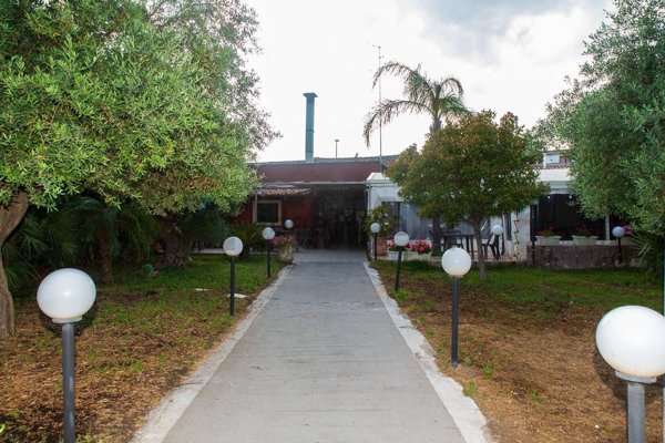 negozio in affitto a Viagrande