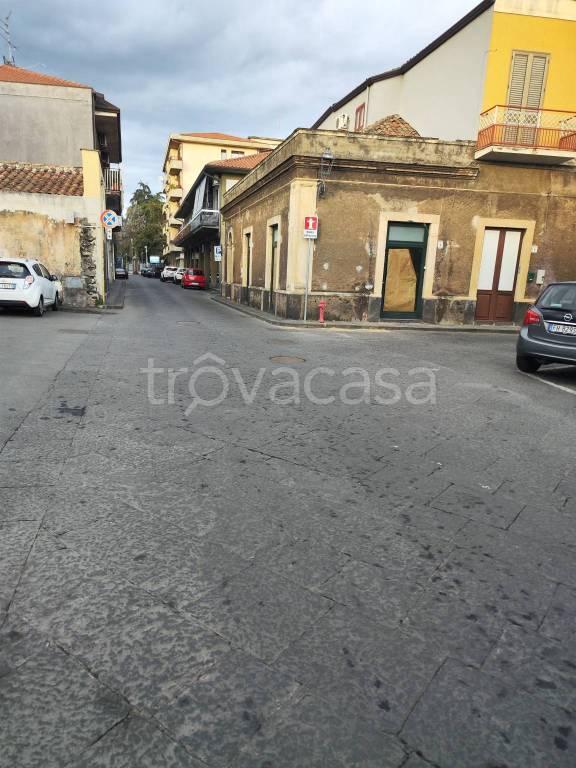negozio in affitto a Viagrande